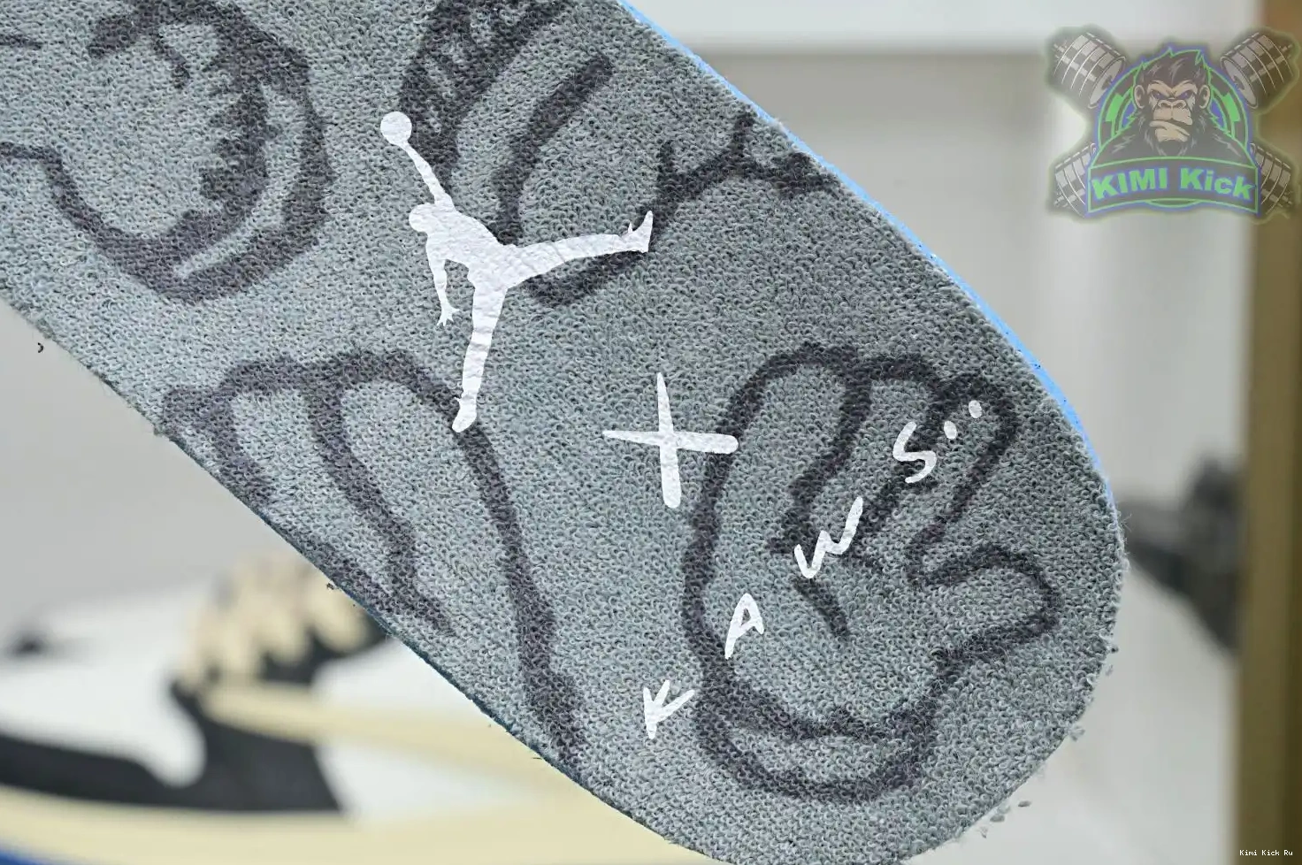 Kimikick retro Jordan kaws Air Jordan 4 0820